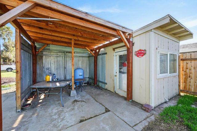 3044 U St, Antelope, CA 95843