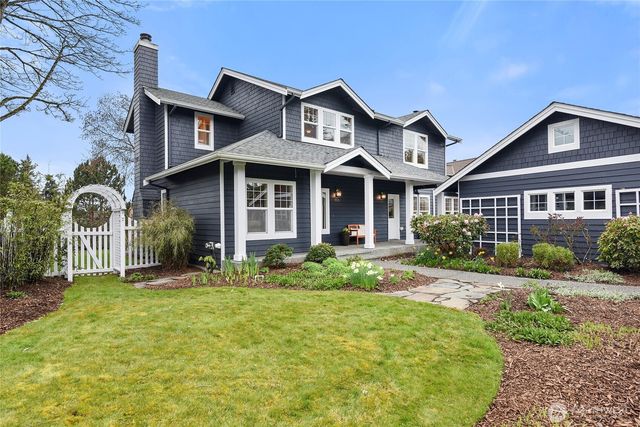 919 Cherry Avenue NE, Bainbridge Island, WA 98110