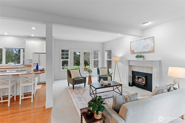 919 Cherry Avenue NE, Bainbridge Island, WA 98110