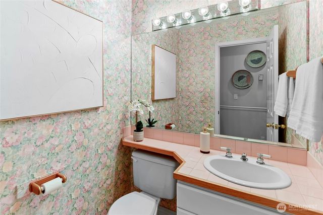 919 Cherry Avenue NE, Bainbridge Island, WA 98110