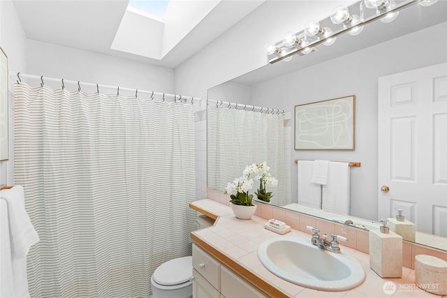 919 Cherry Avenue NE, Bainbridge Island, WA 98110