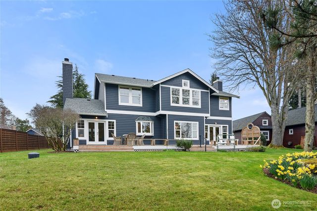 919 Cherry Avenue NE, Bainbridge Island, WA 98110