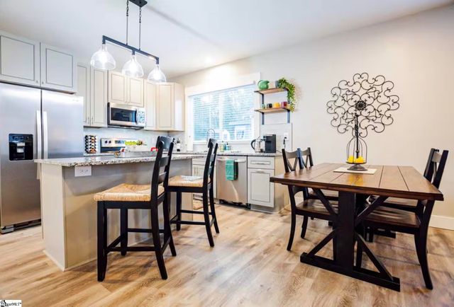 37 Ross Street, Greenville, SC 29611