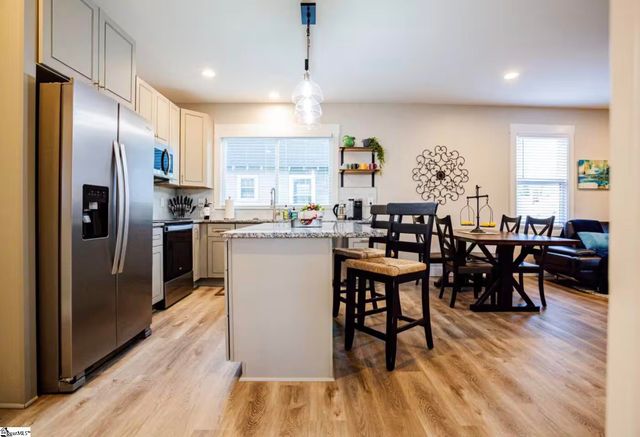 37 Ross Street, Greenville, SC 29611