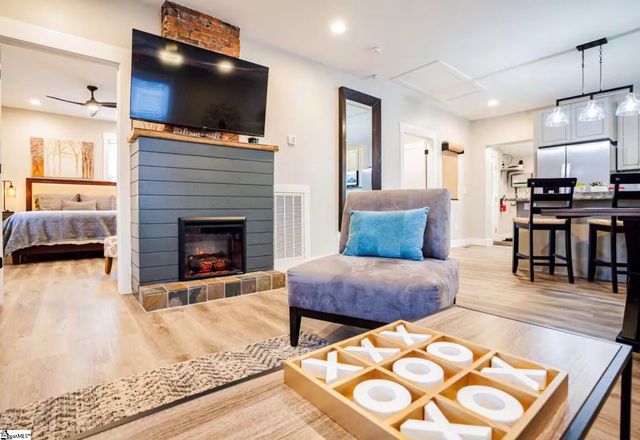 37 Ross Street, Greenville, SC 29611