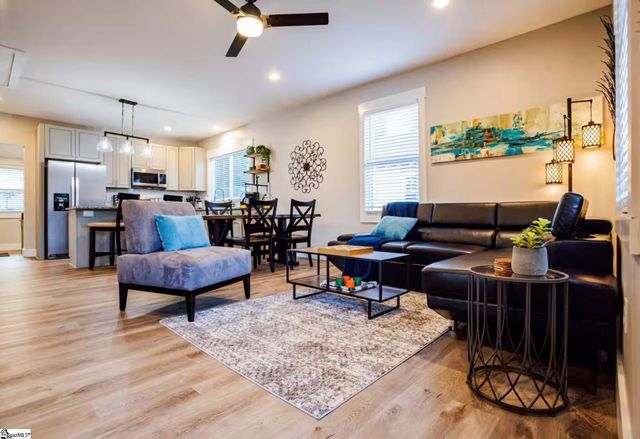 37 Ross Street, Greenville, SC 29611