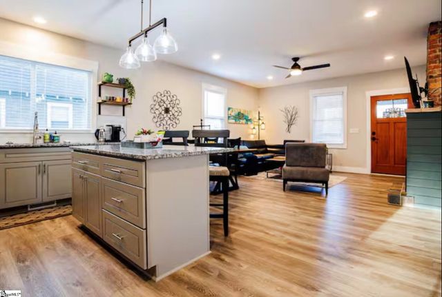 37 Ross Street, Greenville, SC 29611