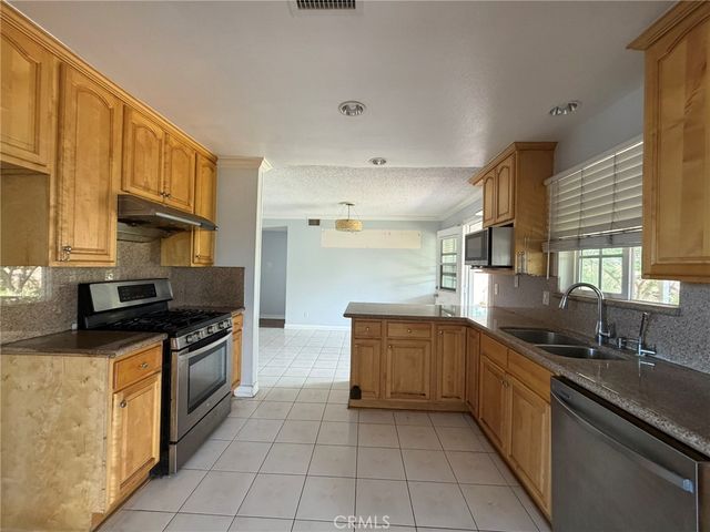 10402 Bowen, Garden Grove, CA 92843