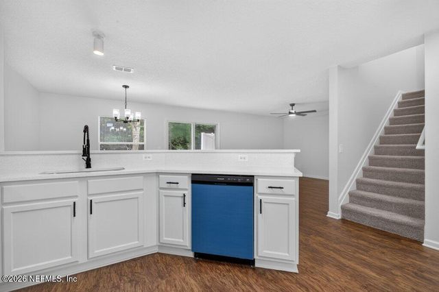 1575 VINELAND Circle B, Fleming Island, FL 32003