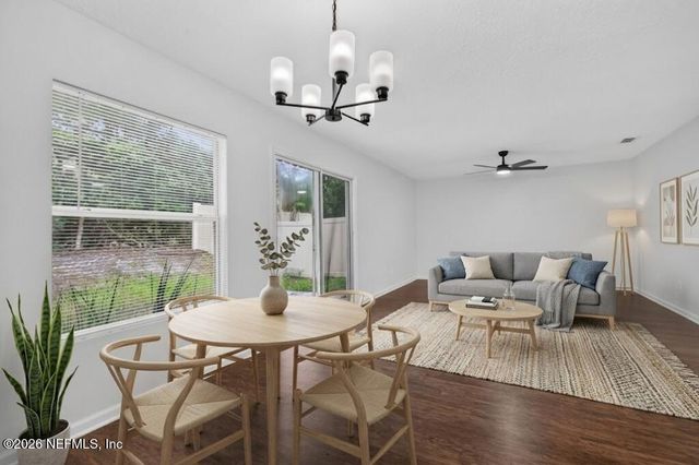 1575 VINELAND Circle B, Fleming Island, FL 32003