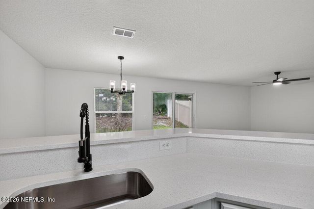 1575 VINELAND Circle B, Fleming Island, FL 32003