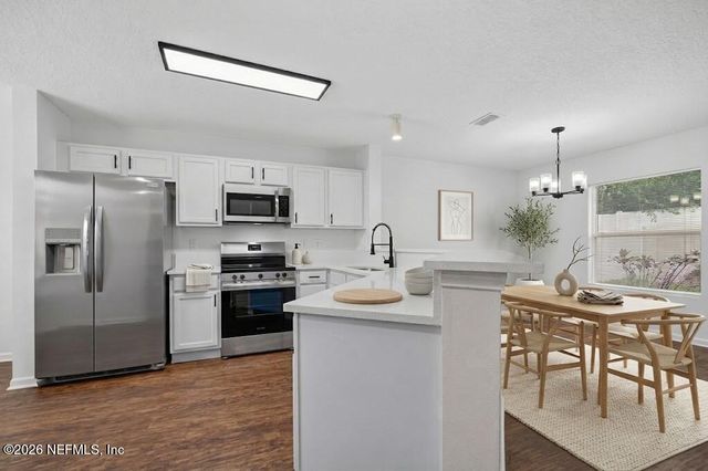 1575 VINELAND Circle B, Fleming Island, FL 32003