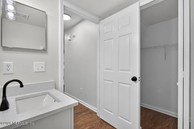 1575 VINELAND Circle B, Fleming Island, FL 32003