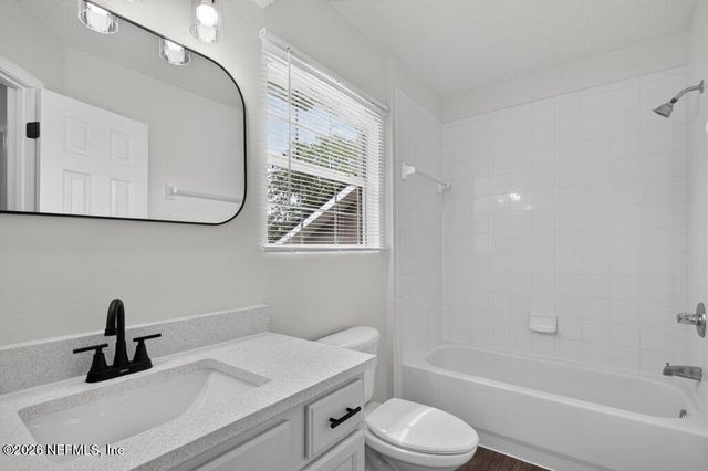 1575 VINELAND Circle B, Fleming Island, FL 32003