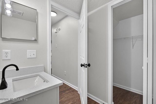 1575 VINELAND Circle B, Fleming Island, FL 32003