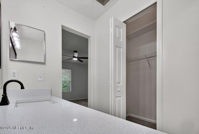 1575 VINELAND Circle B, Fleming Island, FL 32003