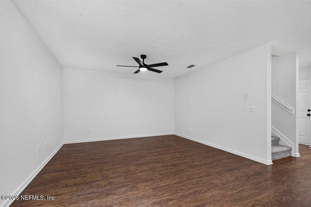 1575 VINELAND Circle B, Fleming Island, FL 32003