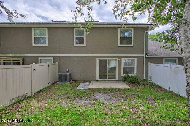 1575 VINELAND Circle B, Fleming Island, FL 32003