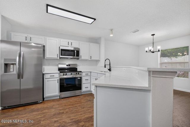 1575 VINELAND Circle B, Fleming Island, FL 32003