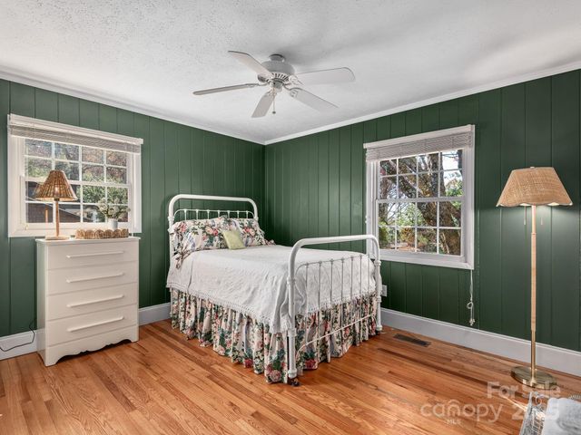 500 N Griffing Boulevard, Asheville, NC 28804