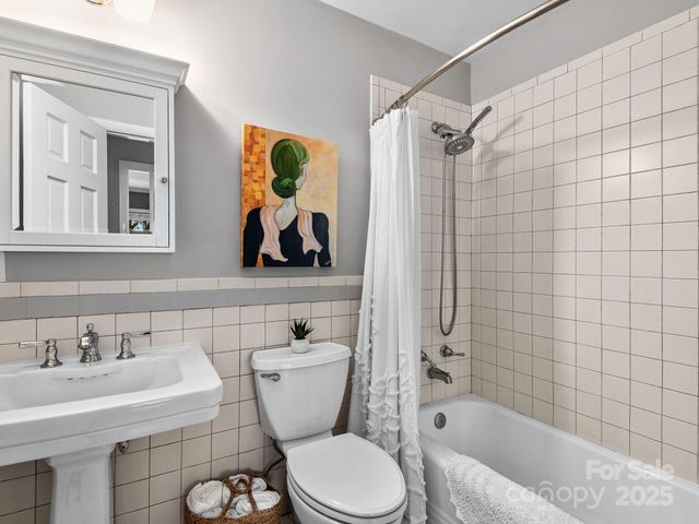 500 N Griffing Boulevard, Asheville, NC 28804