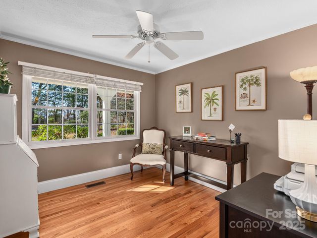 500 N Griffing Boulevard, Asheville, NC 28804