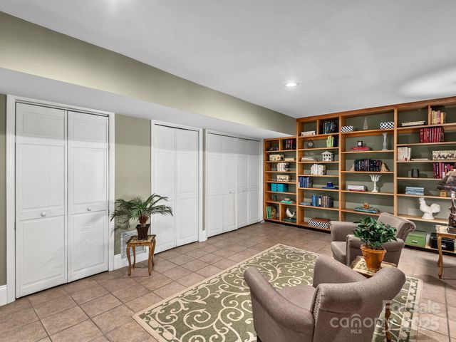 500 N Griffing Boulevard, Asheville, NC 28804