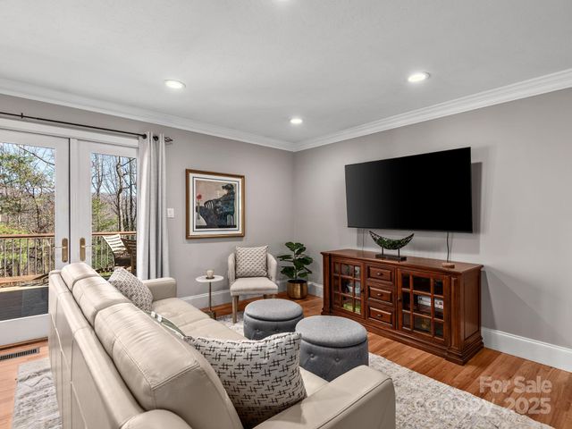 500 N Griffing Boulevard, Asheville, NC 28804