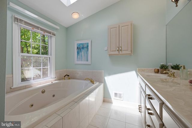 7118 DEVONSHIRE RD, Alexandria, VA 22307