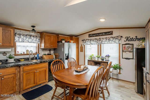 27484 Oregon Road, 86, Perrysburg, OH 43551