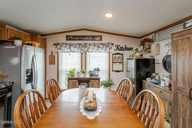 27484 Oregon Road, 86, Perrysburg, OH 43551