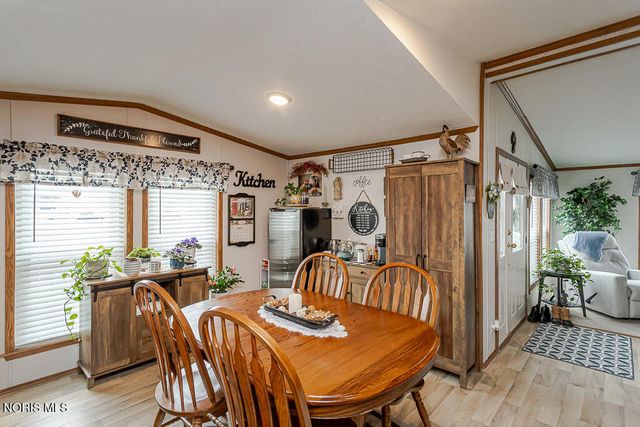 27484 Oregon Road, 86, Perrysburg, OH 43551