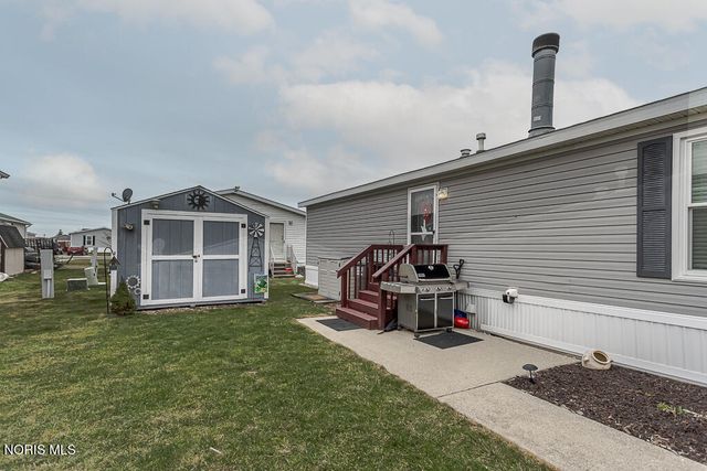 27484 Oregon Road, 86, Perrysburg, OH 43551