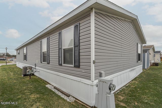 27484 Oregon Road, 86, Perrysburg, OH 43551