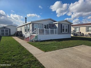 27484 Oregon Road, 86, Perrysburg, OH 43551