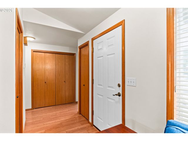 2484 MELROSE Loop, Eugene, OR 97402