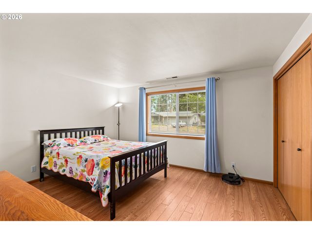 2484 MELROSE Loop, Eugene, OR 97402