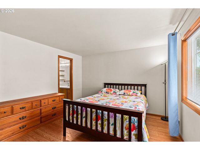 2484 MELROSE Loop, Eugene, OR 97402