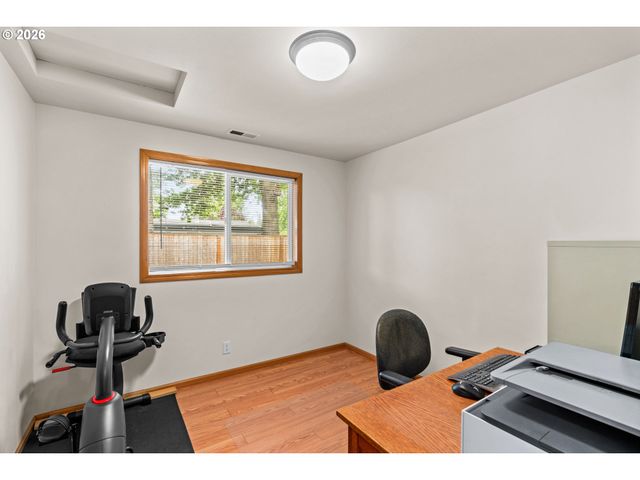 2484 MELROSE Loop, Eugene, OR 97402