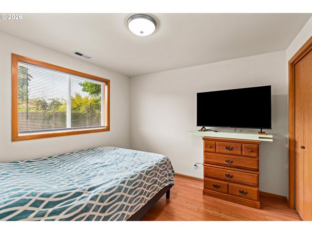 2484 MELROSE Loop, Eugene, OR 97402