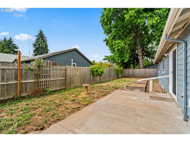 2484 MELROSE Loop, Eugene, OR 97402