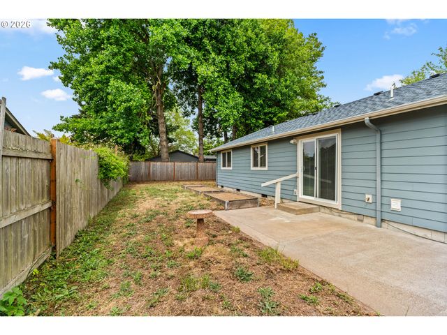2484 MELROSE Loop, Eugene, OR 97402