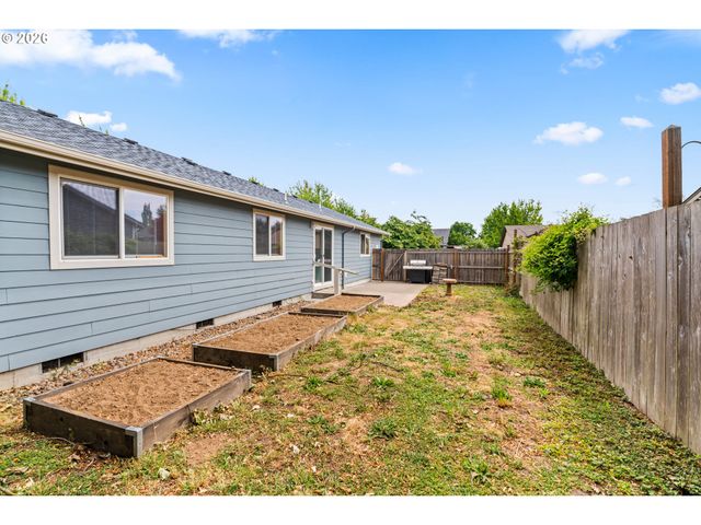 2484 MELROSE Loop, Eugene, OR 97402