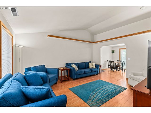 2484 MELROSE Loop, Eugene, OR 97402