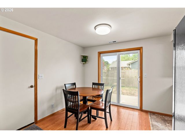 2484 MELROSE Loop, Eugene, OR 97402