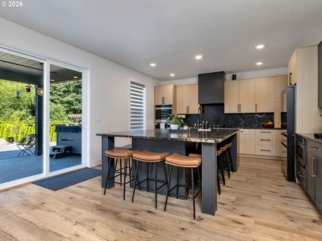 1001 S 50TH Ct, Ridgefield, WA 98642