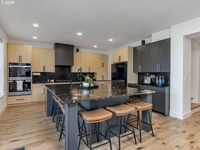 1001 S 50TH Ct, Ridgefield, WA 98642