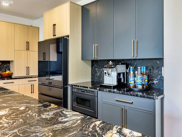 1001 S 50TH Ct, Ridgefield, WA 98642