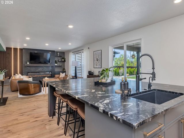 1001 S 50TH Ct, Ridgefield, WA 98642