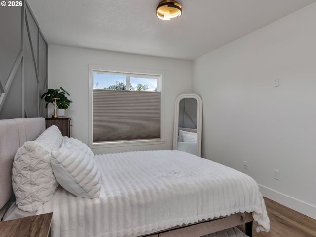 1001 S 50TH Ct, Ridgefield, WA 98642